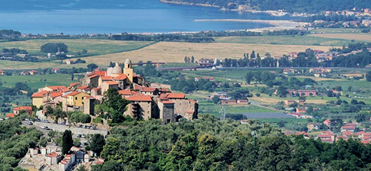 Il borgo antico di Nicola di Luna