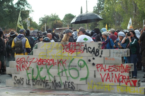 cortège en direction de l' autoroute samedi 10 octobre 2026